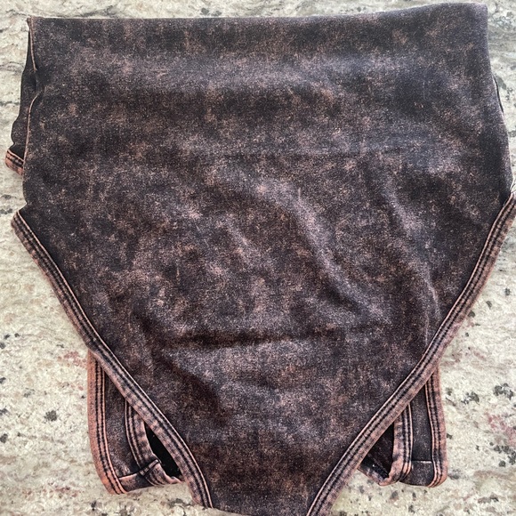 ✨FLASH SALE✨ Mineral Wash Bodysuit - Picture 3 of 4